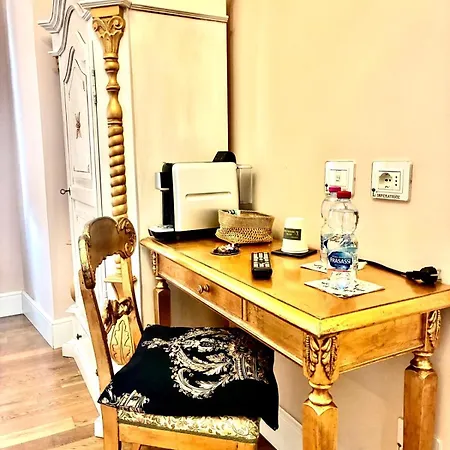 Boutique L'imperatrice -vicinissimi A Valdichiana Designer Village- Hotel