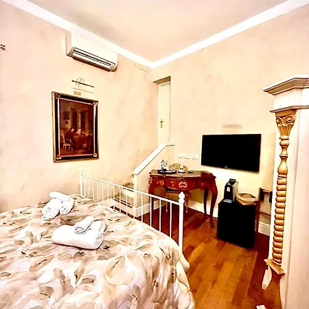 Boutique L'imperatrice -vicinissimi A Valdichiana Designer Village- Hotel