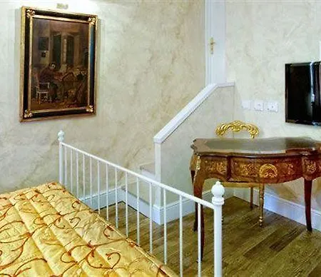 Boutique L'imperatrice -vicinissimi A Valdichiana Designer Village- Foiano Della Chiana