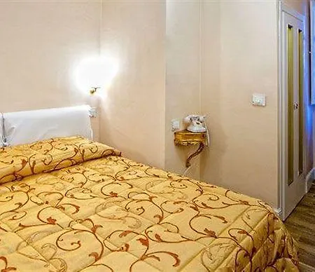 Hotel Boutique L'imperatrice -vicinissimi A Valdichiana Designer Village- Foiano Della Chiana