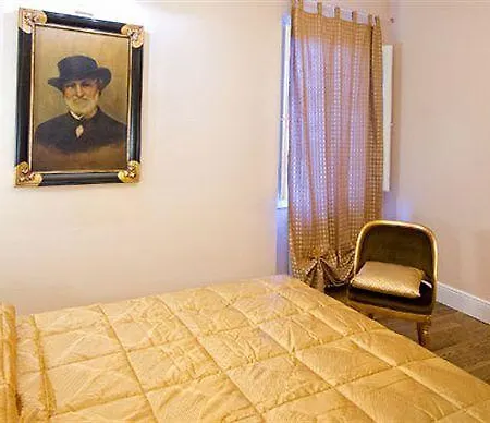 Boutique L'imperatrice -vicinissimi A Valdichiana Designer Village- Foiano Della Chiana